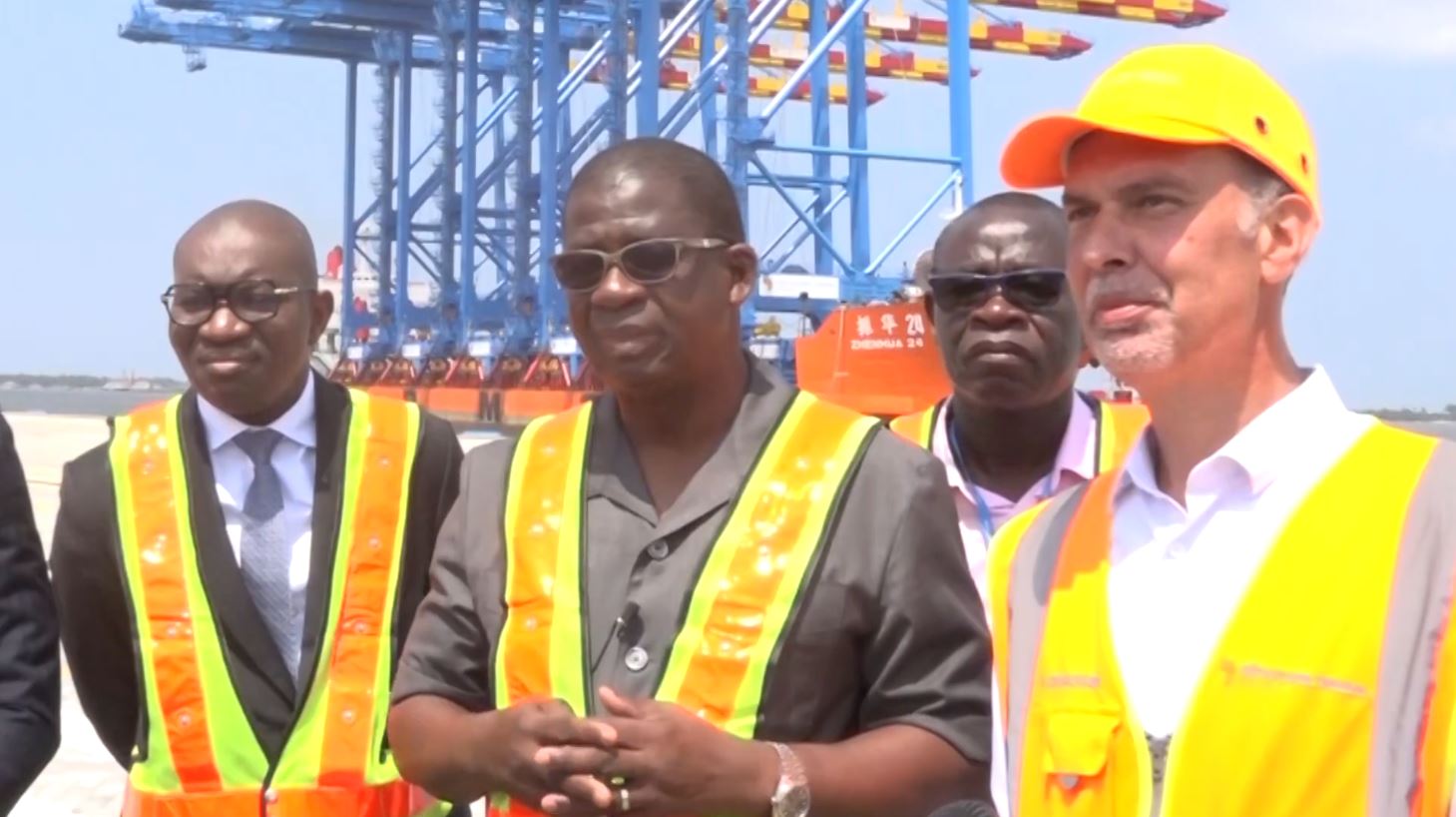 Le Port D Abidjan R Ceptionne Nouveaux Portiques Pour Le Me